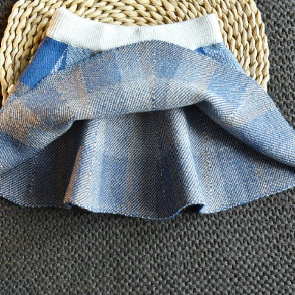 🍒 Plaid Knit Sweater & Skirt Outfit - Picture 5 of 6